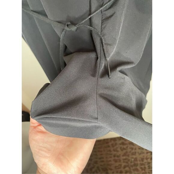 Athleta Black Sleeveless Romper Hike Walk Resort Casual Street Wear Preppy - Picture 15 of 16